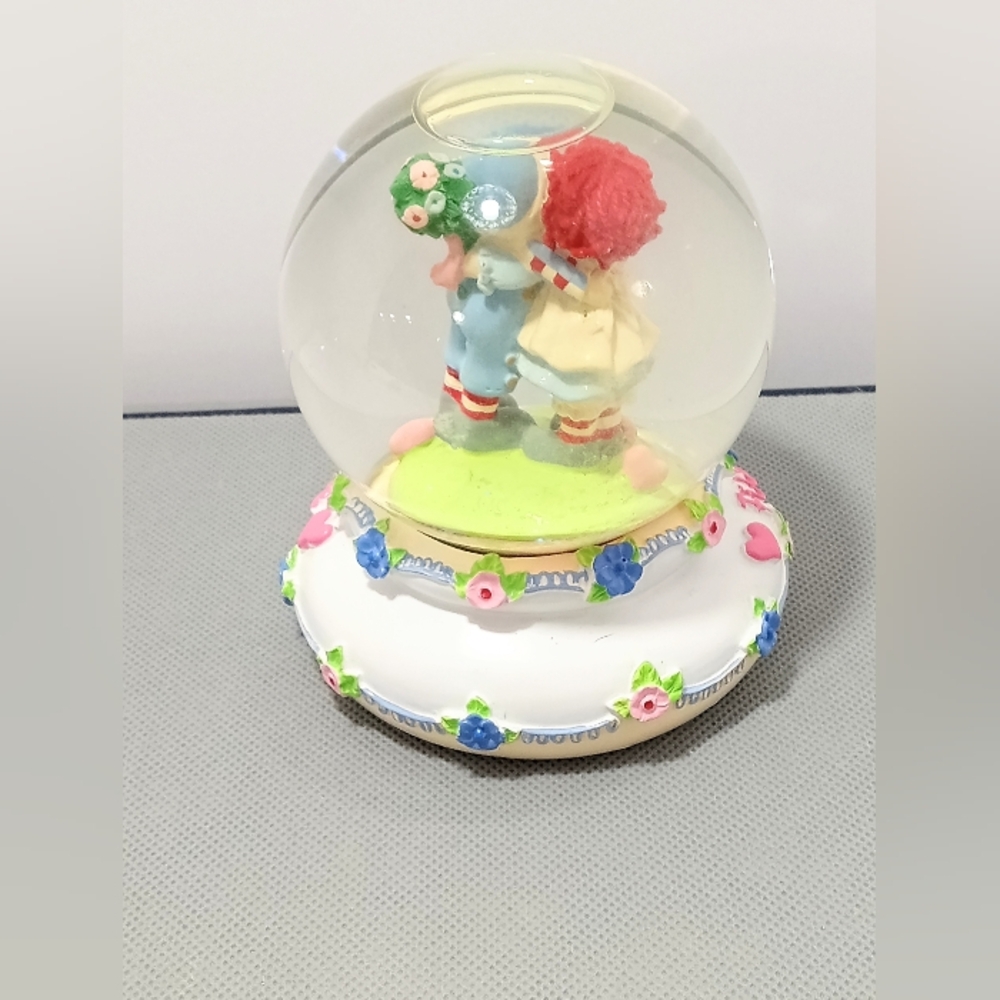 Raggedy Ann and Andy Snow Globe Glitter Globe Fill the World With Love 2006 - Picture 4 of 7